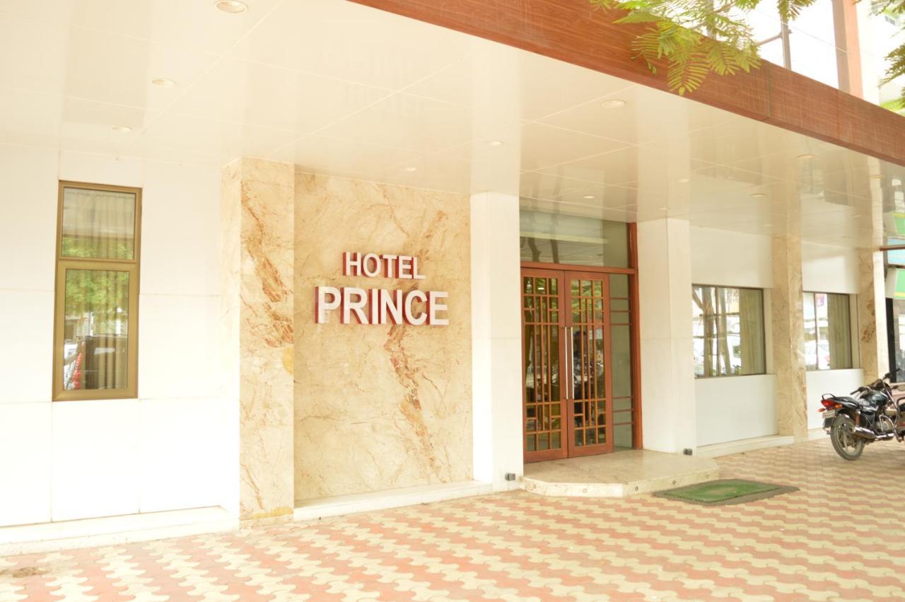 Comfort Inn Prince Bhuj Exterior photo